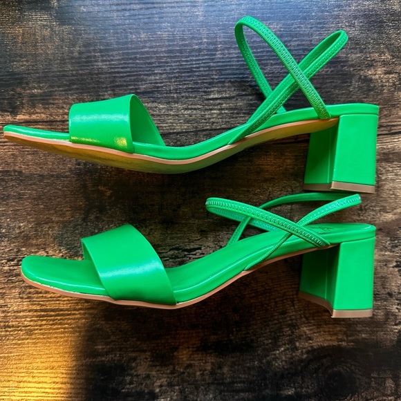 Jeffrey Campbell Women's Adapt Green Block Heels - Picture 4 of 16